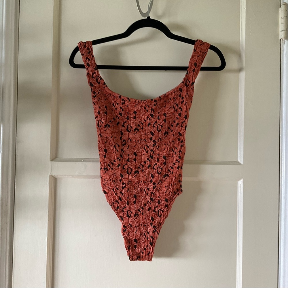 Hunza G Solitaire One Piece Metallic Copper Leopard